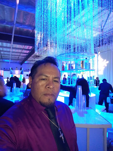 REVOLVE, 16800 Edwards Rd, Cerritos, CA 90703, USA, 