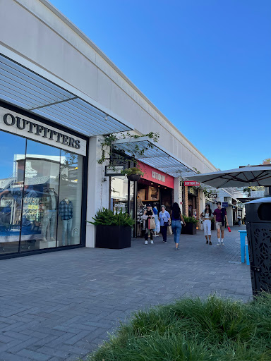 Westfield UTC, 4545 La Jolla Village Dr e, San Diego, CA 92122, USA, 