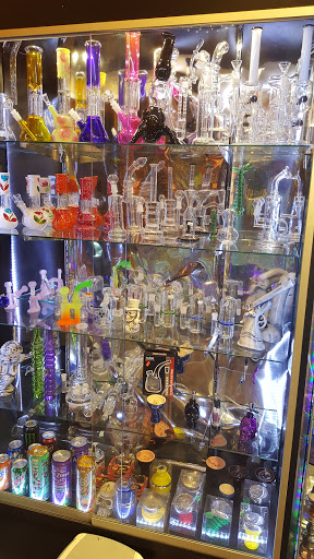 Vaporizer Store «Eastie Smoke Shop», reviews and photos, 76 Bennington St, East Boston, MA 02128, USA