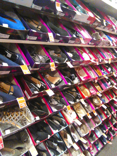 Payless ShoeSource, 1045 N Wilson Way, Stockton, CA 95205, USA, 