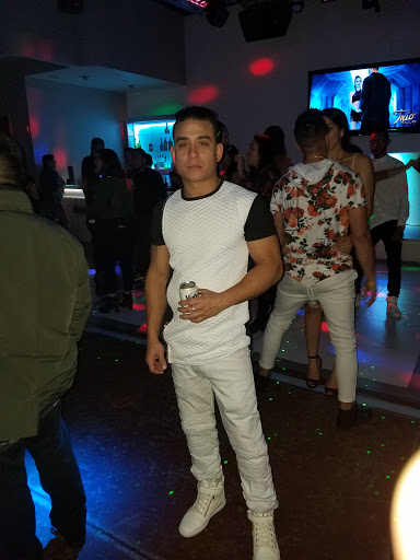 Asian Fusion Restaurant «Trio Club», reviews and photos, 909 E Burnside St, Portland, OR 97214, USA