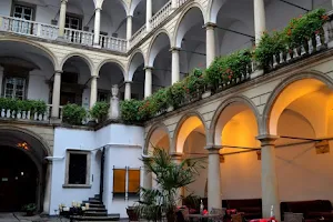 Italian Courtyard image