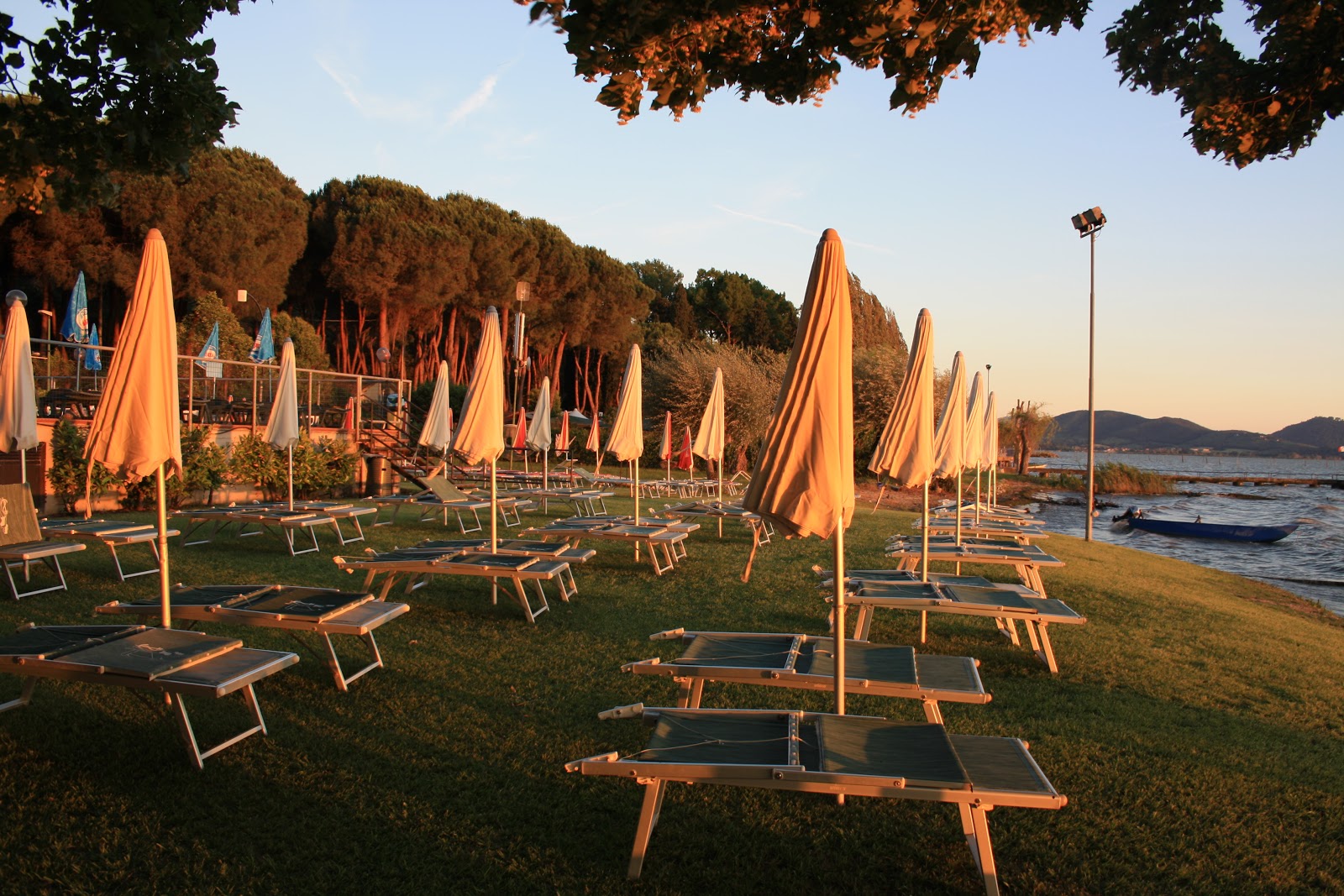 Foto von Via Ghandi Beach mit geräumiger strand