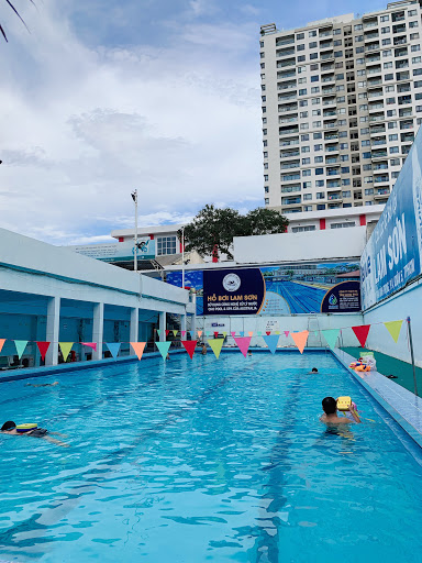 Adult swimming lessons Ho Chi Minh