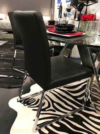 Furniture Store «Modani Furniture Chicago», reviews and photos, 1574 N Kingsbury St, Chicago, IL 60642, USA