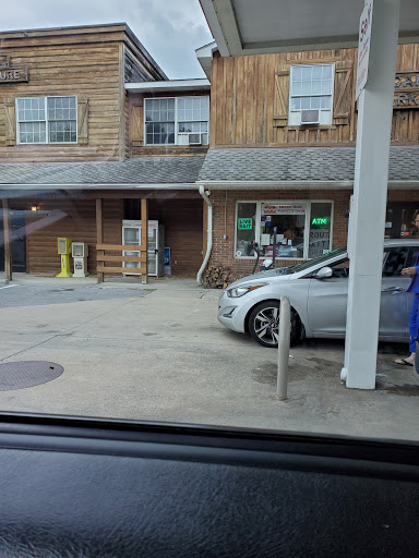 Convenience Store «Cacapon Market», reviews and photos, 9089 Valley Rd, Berkeley Springs, WV 25411, USA