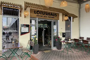 Lotushaus image