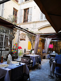 Atmosphère du Restaurant La Cour du Louvre à Avignon - n°6