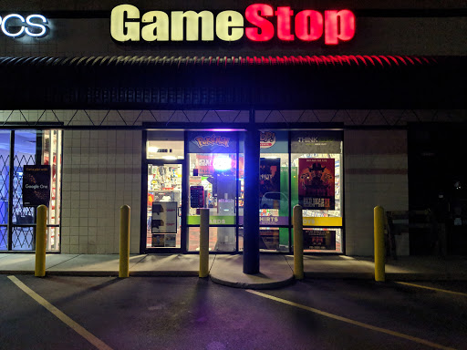 GameStop, 1300 Schaefer Rd b110, Granite City, IL 62040, USA, 