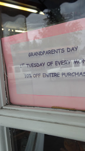 Barber Shop «Bishops Barbershop Multnomah Village», reviews and photos, 7787 SW Capitol Hwy, Portland, OR 97219, USA