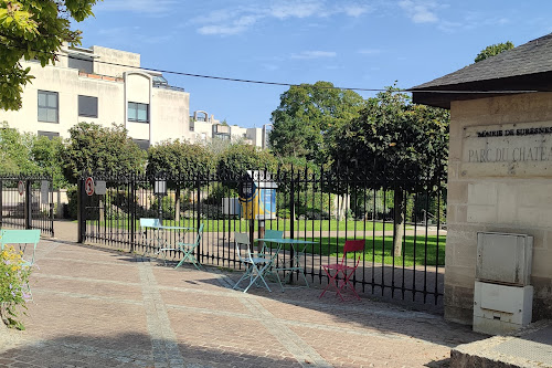 Boîte à livres du Parc à Suresnes