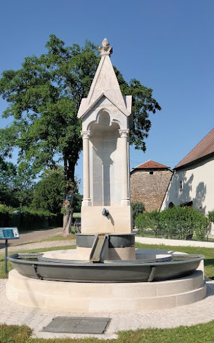 Fontaine à La Chapelle-Saint-Quillain