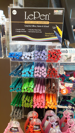 Book Store «Books-A-Million», reviews and photos, 994 Breckenridge Ln, Louisville, KY 40207, USA