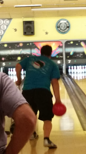 Sports Bar «Crown Lanes Bowling Center & Sports Bar», reviews and photos, 2325 S Federal Blvd, Denver, CO 80219, USA