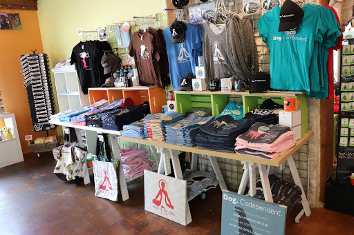 Pet Store «Fetch & Friskers Barkery and Bow-tique», reviews and photos, 701 S Main St, Boerne, TX 78006, USA