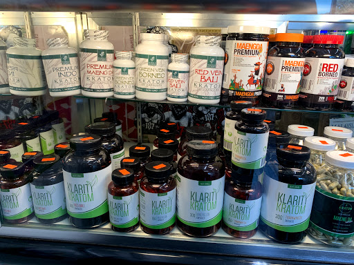 Tobacco Shop «Six Fifty Smoke Shop», reviews and photos, 2394 Junipero Serra Blvd, Daly City, CA 94015, USA