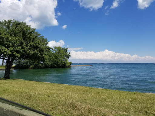 Park «Pier Park», reviews and photos, 350 Lake Shore Rd, Grosse Pointe Farms, MI 48236, USA