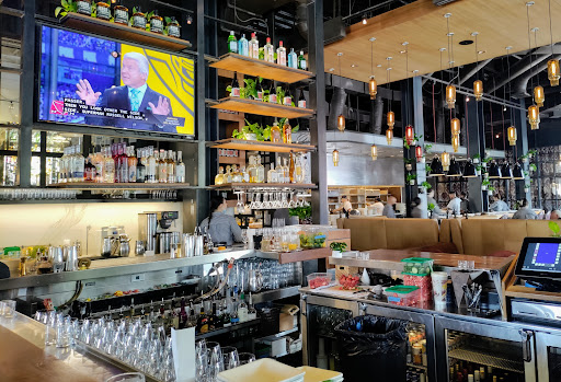 Shopping Mall «Scottsdale Waterfront», reviews and photos, 7135 E Camelback Rd #165, Scottsdale, AZ 85251, USA