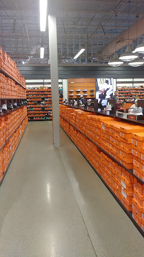 Shoe Store «Nike Factory Store», reviews and photos, 12801 W Sunrise Blvd Suite 1005, Sunrise, FL 33323, USA