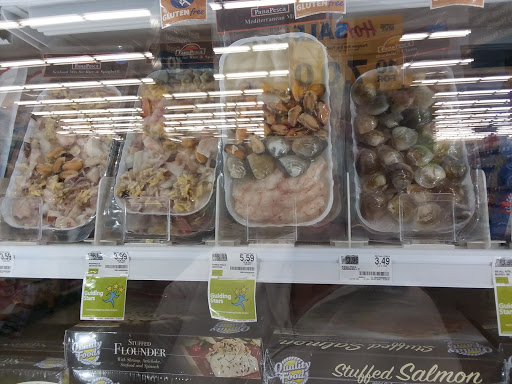 Grocery Store «Food Lion», reviews and photos, 1202 W Broad St, Elizabethtown, NC 28337, USA