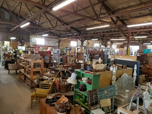 BAW Resale and Interiors, LLC Beaumont Antique Warehouse