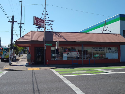 Liquor Store «11th Avenue Liquor», reviews and photos, 1040 SE Hawthorne Blvd, Portland, OR 97214, USA