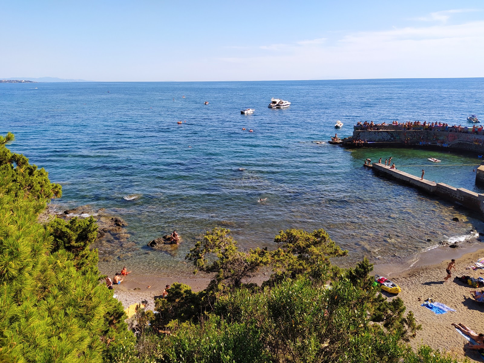Spiaggia del Sonnino 🏖️ Livorno, Italy - detailed features, map, photos, image size:1600x1200