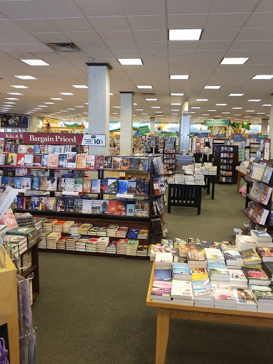Book Store «Barnes & Noble», reviews and photos, 1180 Raritan Rd, Clark, NJ 07066, USA
