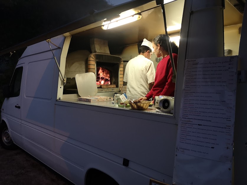 Camion pizza feu de bois à Salazie