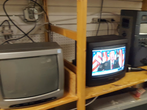 Thrift Store «Goodwill Retail Store», reviews and photos, 4714 Columbia Pike, Arlington, VA 22204, USA