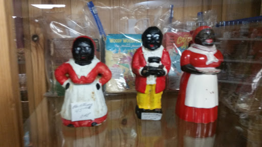 Antique Furniture Store «Old American Barn», reviews and photos, 107 Martinsburg Ave, Gordonsville, VA 22942, USA