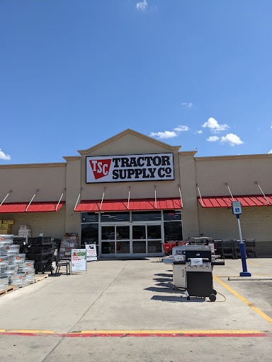 Home Improvement Store «Tractor Supply Co.», reviews and photos, 1800 US-90, Castroville, TX 78009, USA