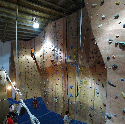 Hangar 18 Indoor Climbing Gym - Upland