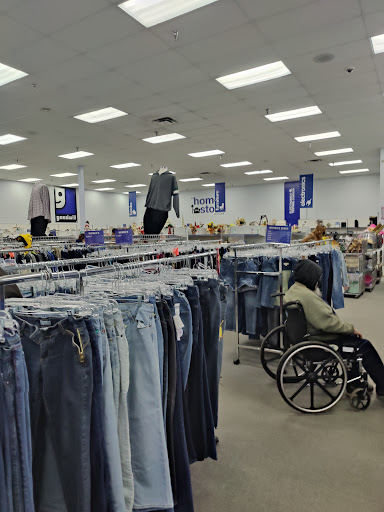 Thrift Store «Goodwill Turnberry Retail Store», reviews and photos, 12638 Jefferson Ave #30, Newport News, VA 23602, USA