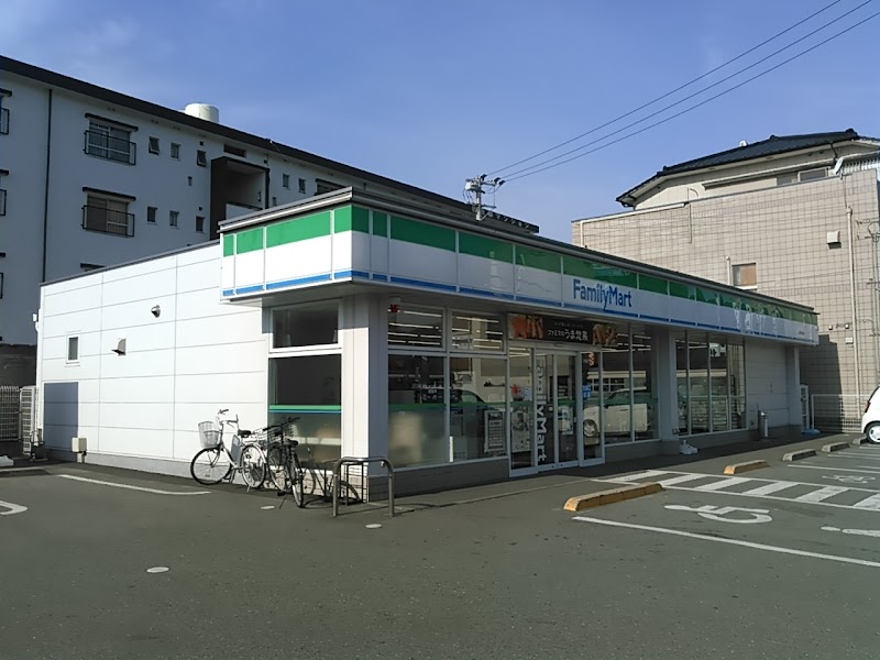 ファミリーマート 南昭和町店