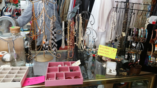 Clothing Store «Lions Closet Thrift Store», reviews and photos, 653 Railroad Ave, Pittsburg, CA 94565, USA