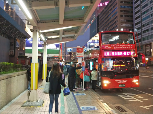 臺北市雙層觀光巴士Taipei Sightseeing Bus-Taipei Main Station(starting station)