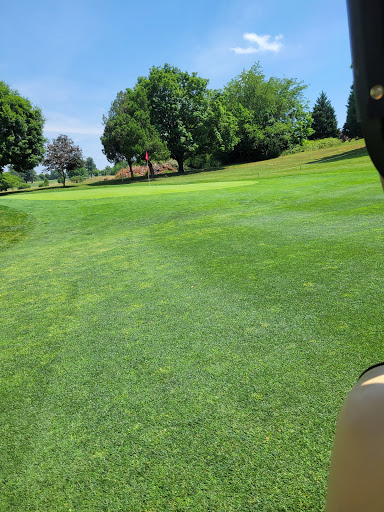 Golf Course «Blue Hills Golf Corporation», reviews and photos, 2002 Blue Hills Dr NE, Roanoke, VA 24012, USA