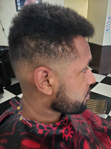 Barber Shop «MANHOOD BARBER SHOP», reviews and photos, 530 SW 205th Ave #300, Beaverton, OR 97006, USA