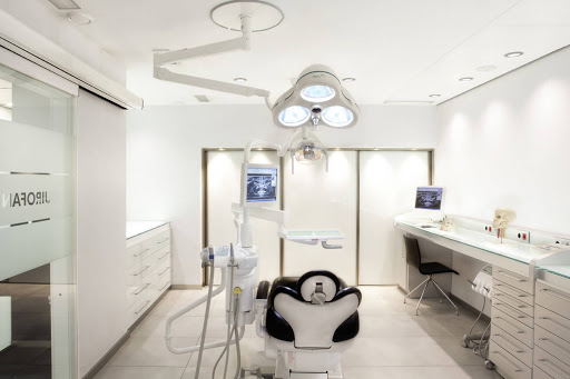 Clinica Dental Mollerussa | Clinica Chela Implantologia en Mollerussa, Lleida