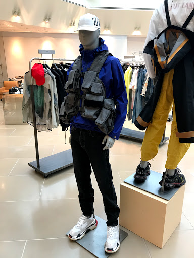 Department Store «Barneys New York, Copley Place», reviews and photos, 100 Huntington Ave, Boston, MA 02116, USA