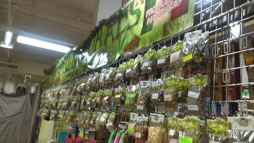 Flea Market «Fox Valley Flea Market», reviews and photos, 840 N State St, Elgin, IL 60123, USA