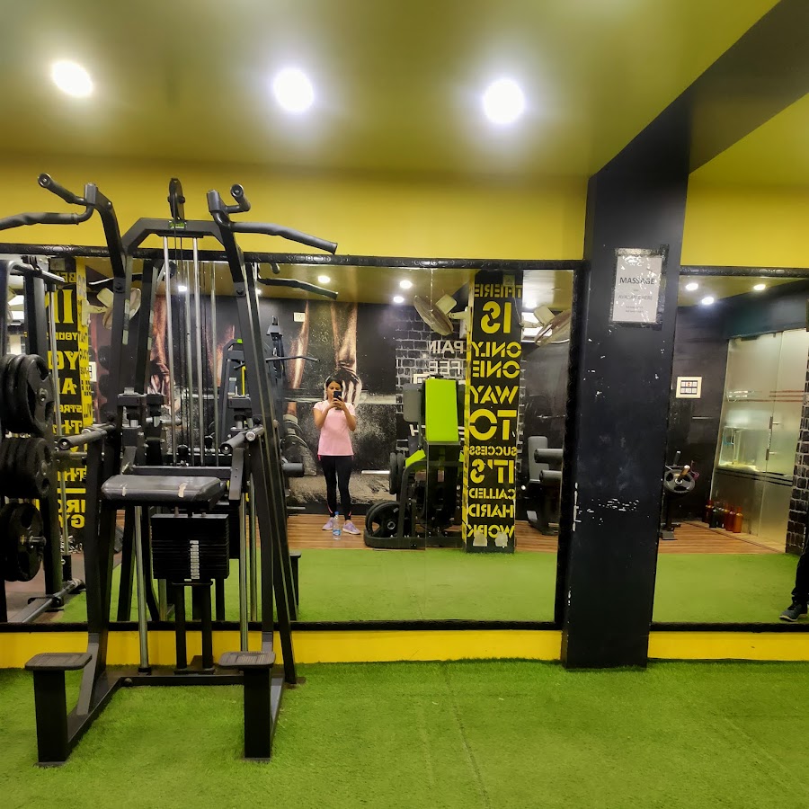 IRON'S FITNESS GYM