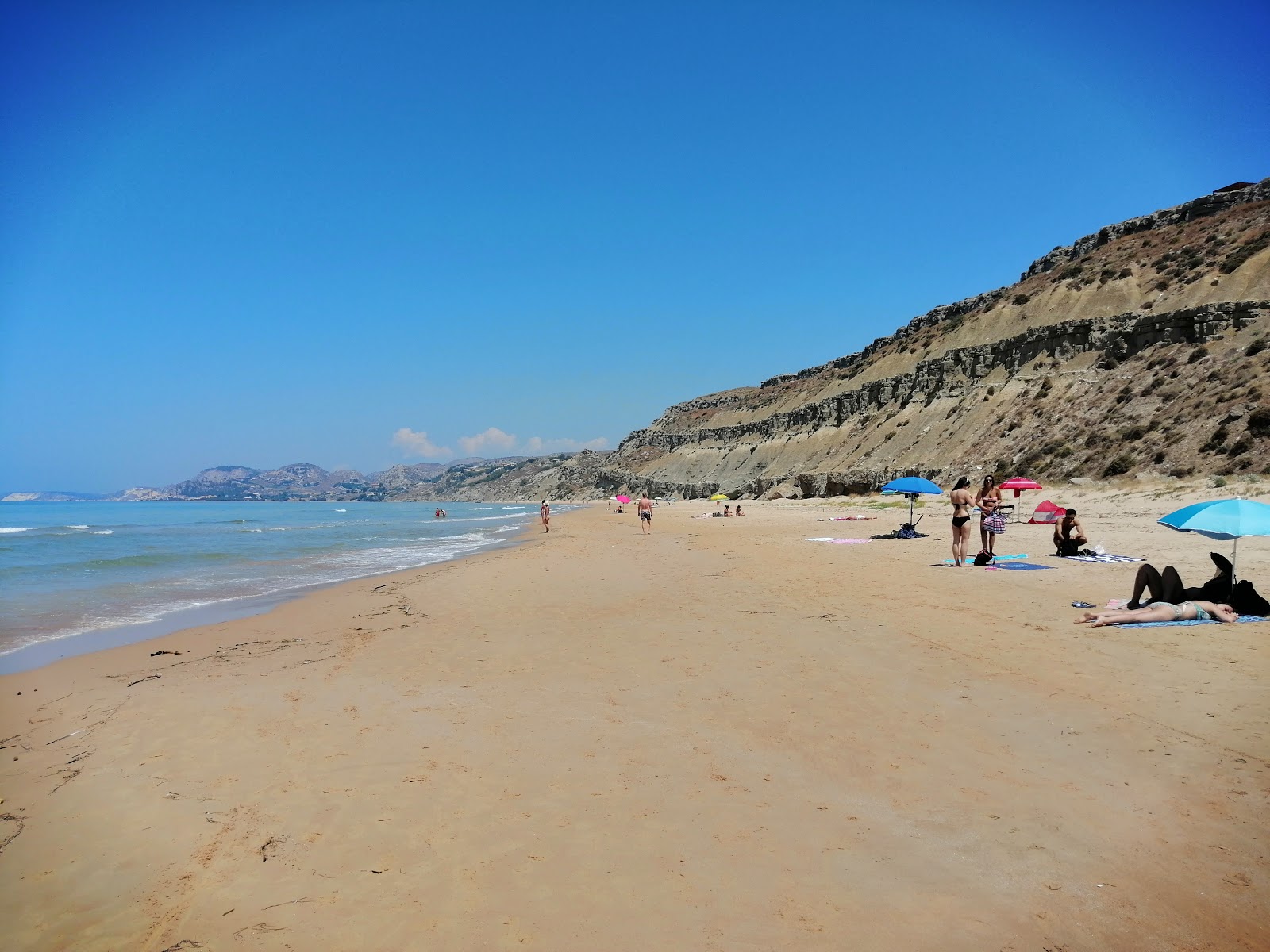 Fotografie cu Spiaggia Giallonardo cu o suprafață de nisip fin strălucitor