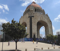 Monument to the Revolution photo
