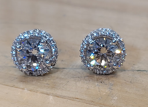 Jewelry Store «A & M Jewelers Antique & Modern Jewelry», reviews and photos, 708 N Rolling Rd, Catonsville, MD 21228, USA