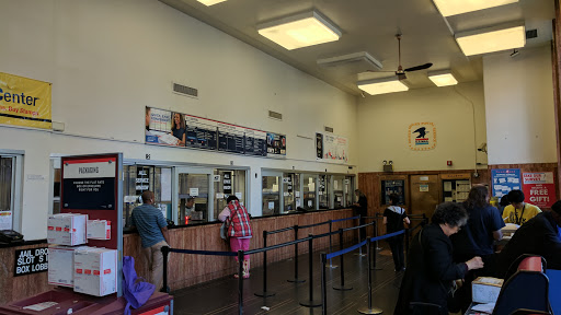 Post Office «United States Postal Service», reviews and photos, 10628 Queens Blvd, Forest Hills, NY 11375, USA