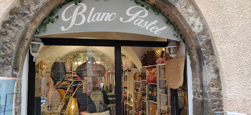 Magasin Blanc Pastel Ollioules
