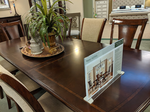 Furniture Store «Raymour & Flanigan Furniture and Mattress Store», reviews and photos, 895 E Gate Blvd, Garden City, NY 11530, USA