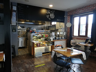 Nanemolla Cafe